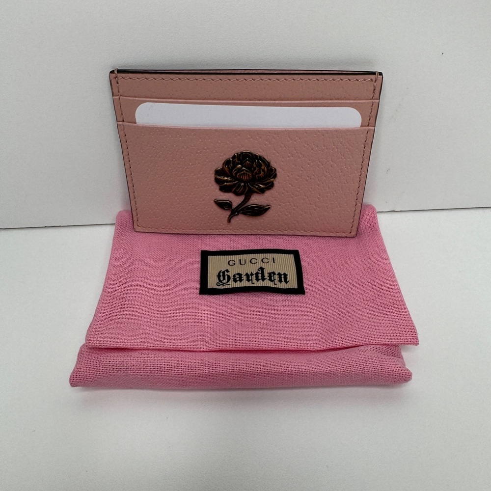 Gucci Pink Card Holder with Rose Detail